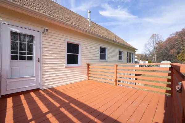 $375,000 | 21 Longwood Drive, Naugatuck, CT 06770