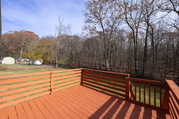 $375,000 | 21 Longwood Drive, Naugatuck, CT 06770