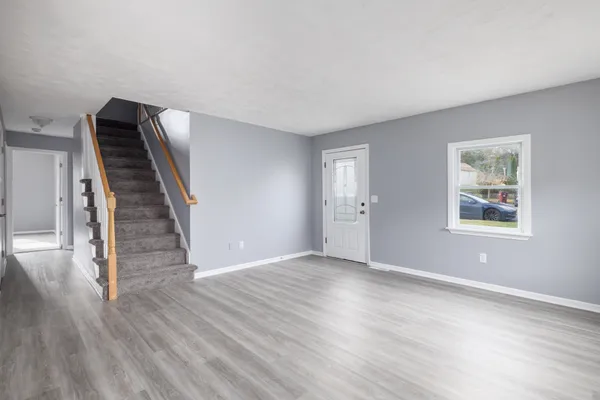 $375,000 | 21 Longwood Drive, Naugatuck, CT 06770