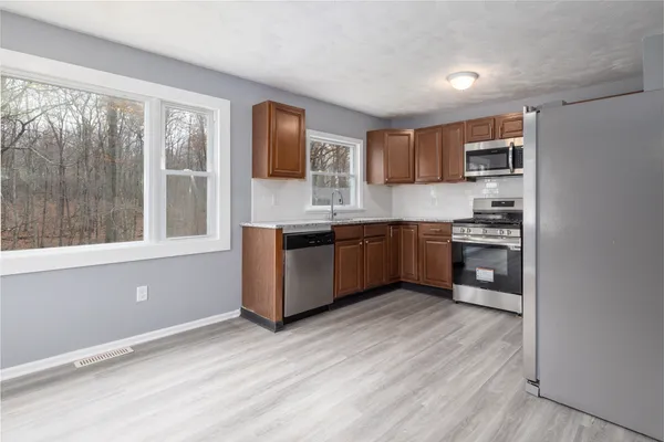 $375,000 | 21 Longwood Drive, Naugatuck, CT 06770