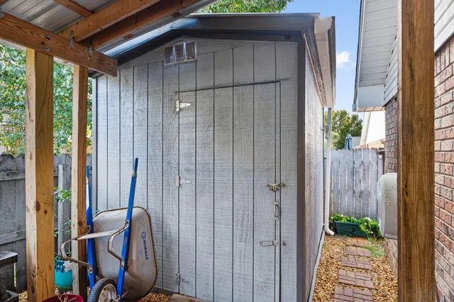 $375,000 | 1739 Ivalea Circle, Navarre, FL 32566