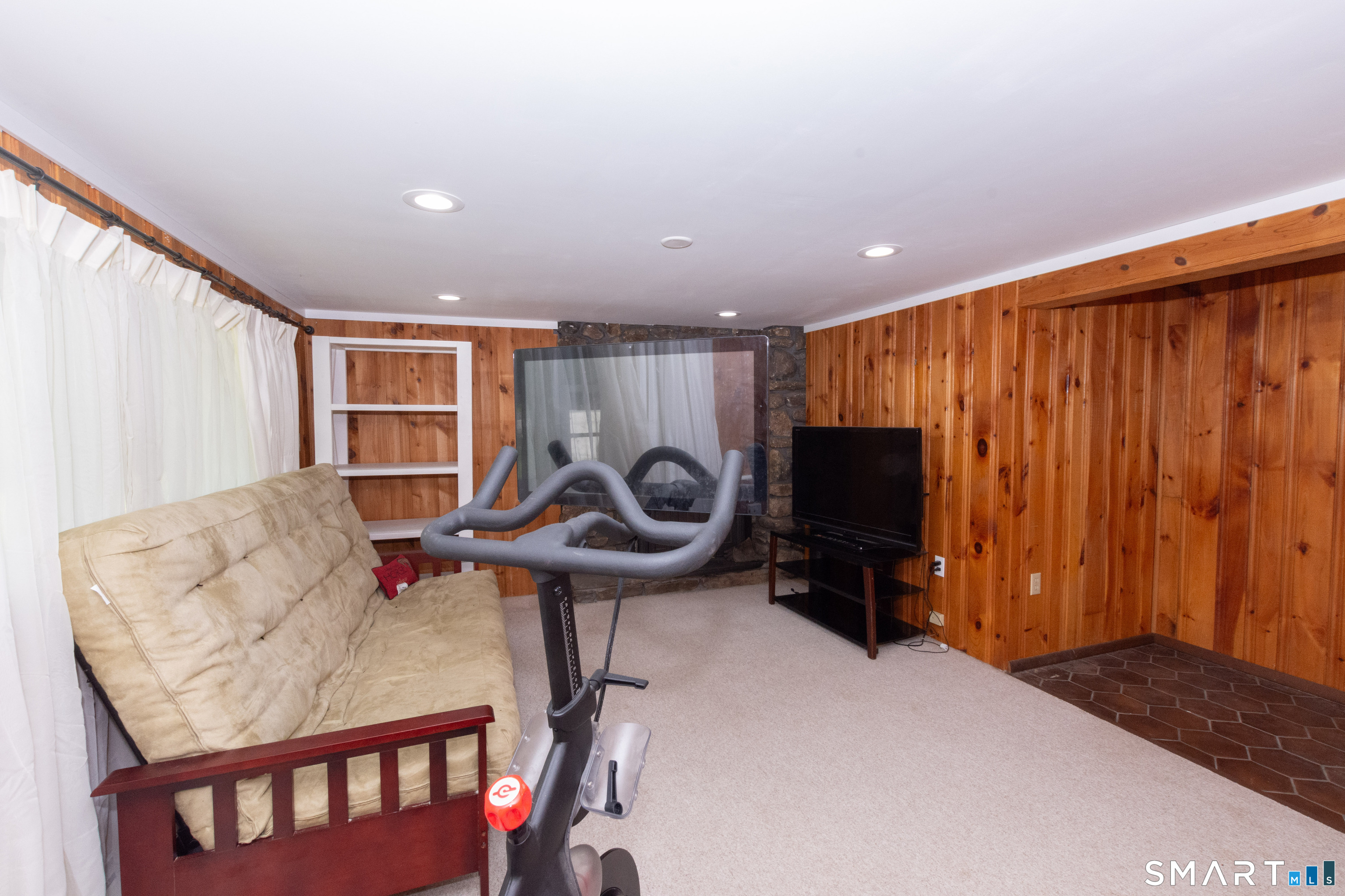 33 School Road Bolton, CT 06043 - Photo 10 of 20