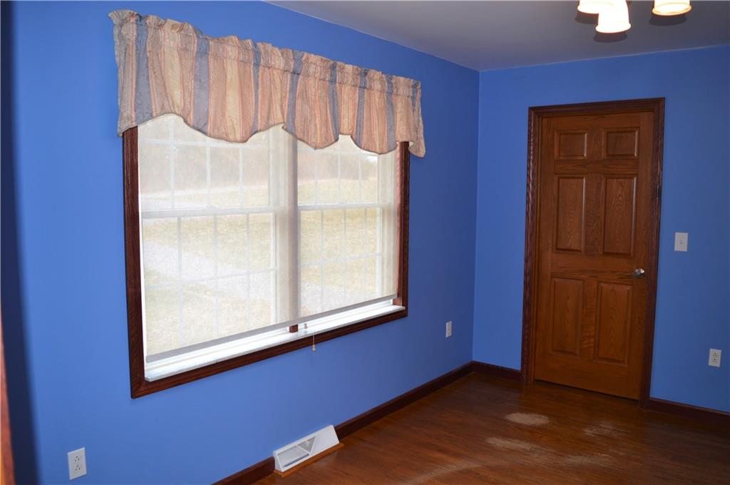 783 West Old Rte 422 Butler, PA 16001 - Photo 13 of 25 Bedroom 2 with door to walk in closet