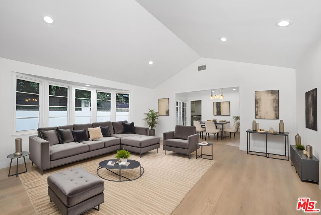 1805 Nichols Canyon Road Los Angeles, CA 90046 - Photo 3 of 17