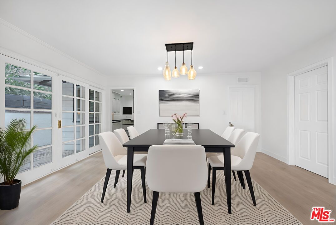 1805 Nichols Canyon Road Los Angeles, CA 90046 - Photo 5 of 17