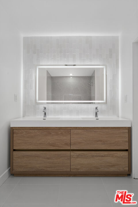 1805 Nichols Canyon Road Los Angeles, CA 90046 - Photo 9 of 17