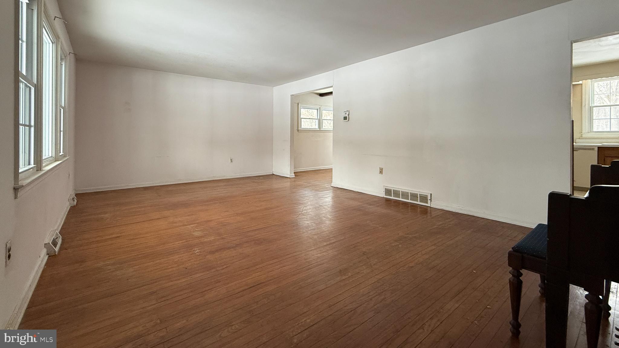 2344 Oakfield Road Warrington, PA 18976 - Photo 4 of 27