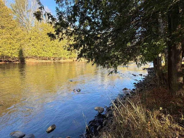 $199,900 | 5031 Flat Rock Heights Road, Cecil, WI 54111