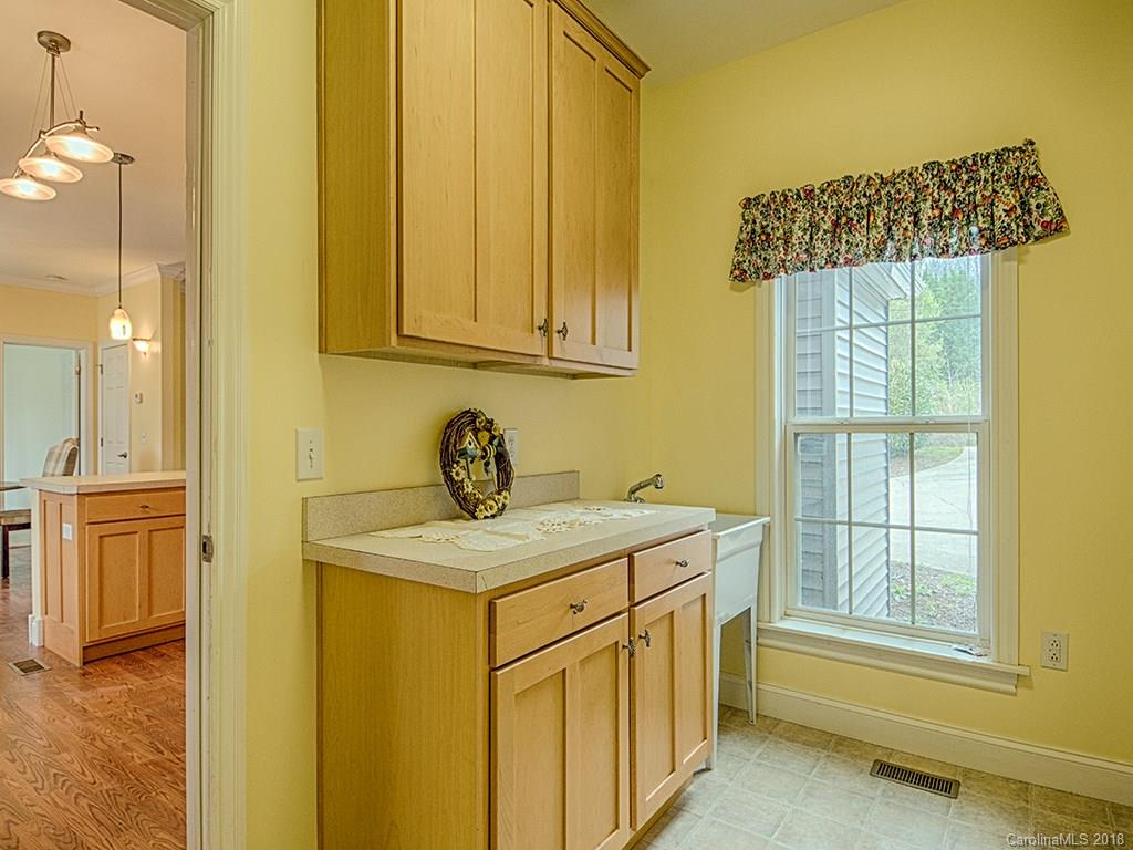 372 County Road, Unit 2 Waynesville, NC 28785 - Photo 14 of 25 Gallery Image 14