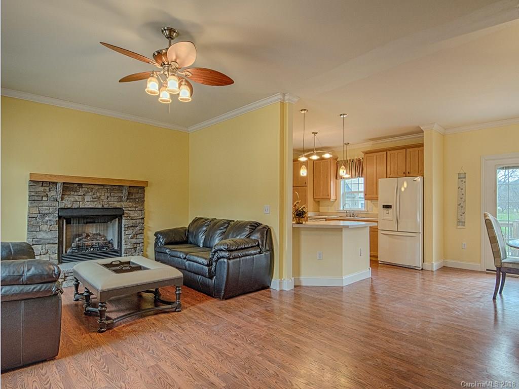 372 County Road, Unit 2 Waynesville, NC 28785 - Photo 4 of 25 Gallery Image 4
