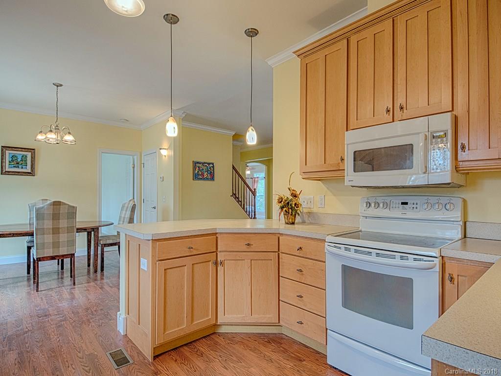 372 County Road, Unit 2 Waynesville, NC 28785 - Photo 10 of 25 Gallery Image 10