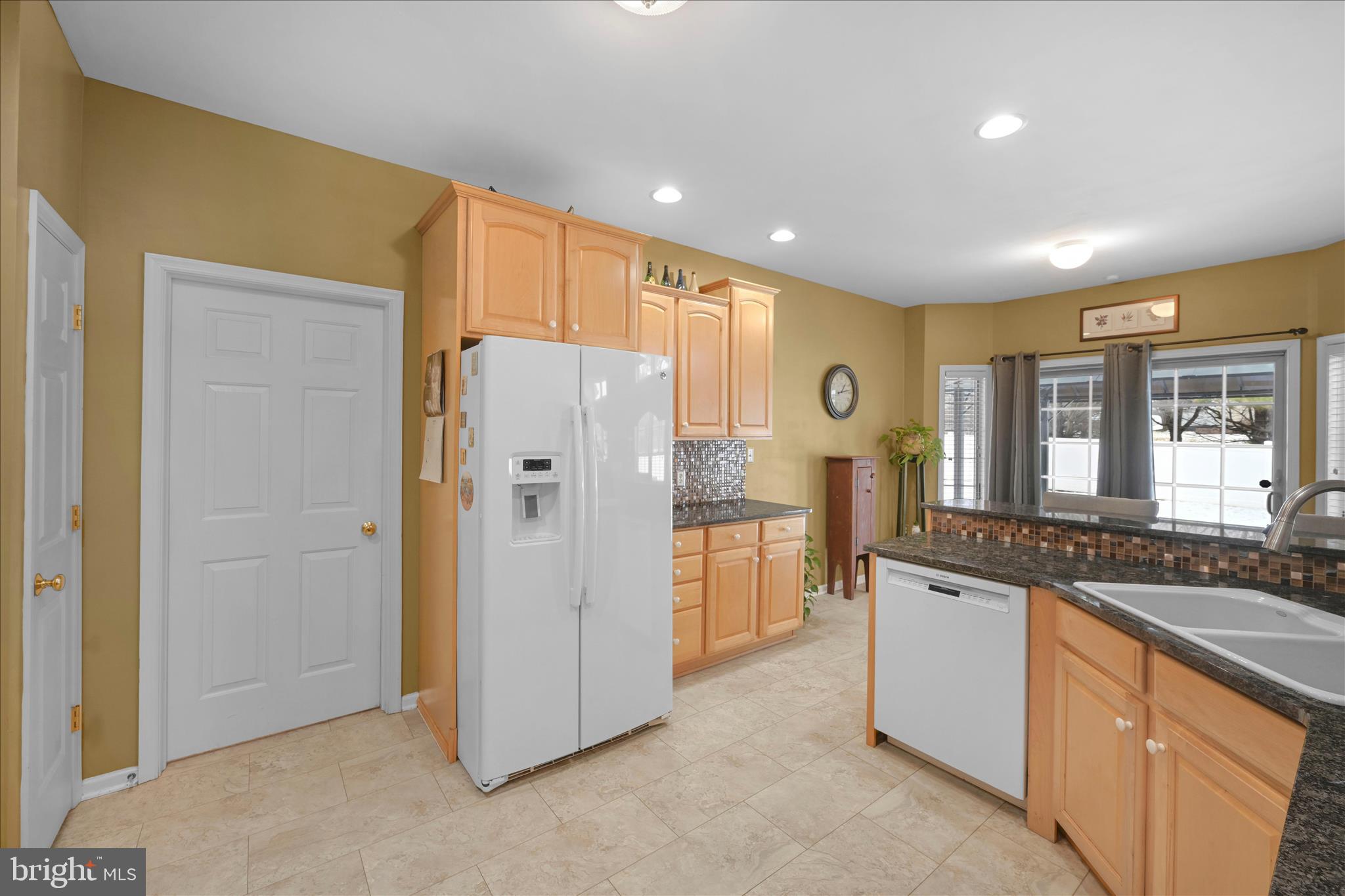5238 Elizabethtown Road Palmyra, PA 17078 - Photo 12 of 39 Kitchen