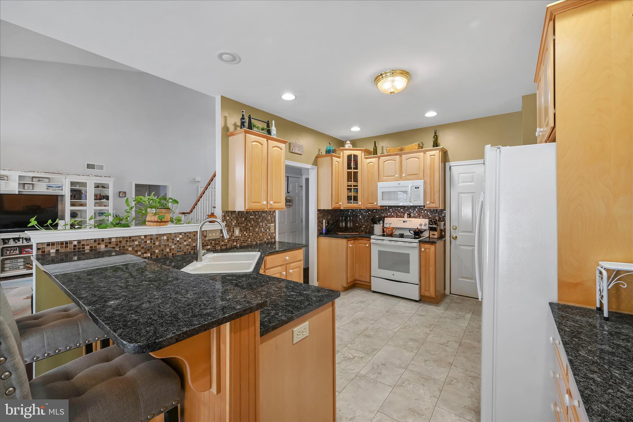 5238 Elizabethtown Road Palmyra, PA 17078 - Photo 9 of 39 Kitchen