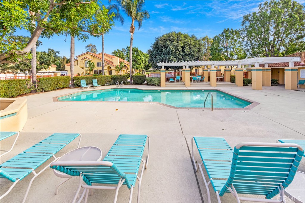68 Marbella Aisle, Unit 34 Irvine, CA 92614 - Photo 36 of 38 Pool