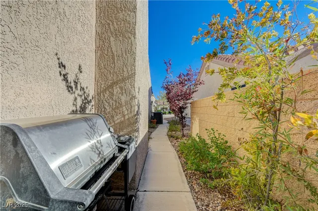 $2,700 | 2505 Palmridge Drive, Las Vegas, NV 89134