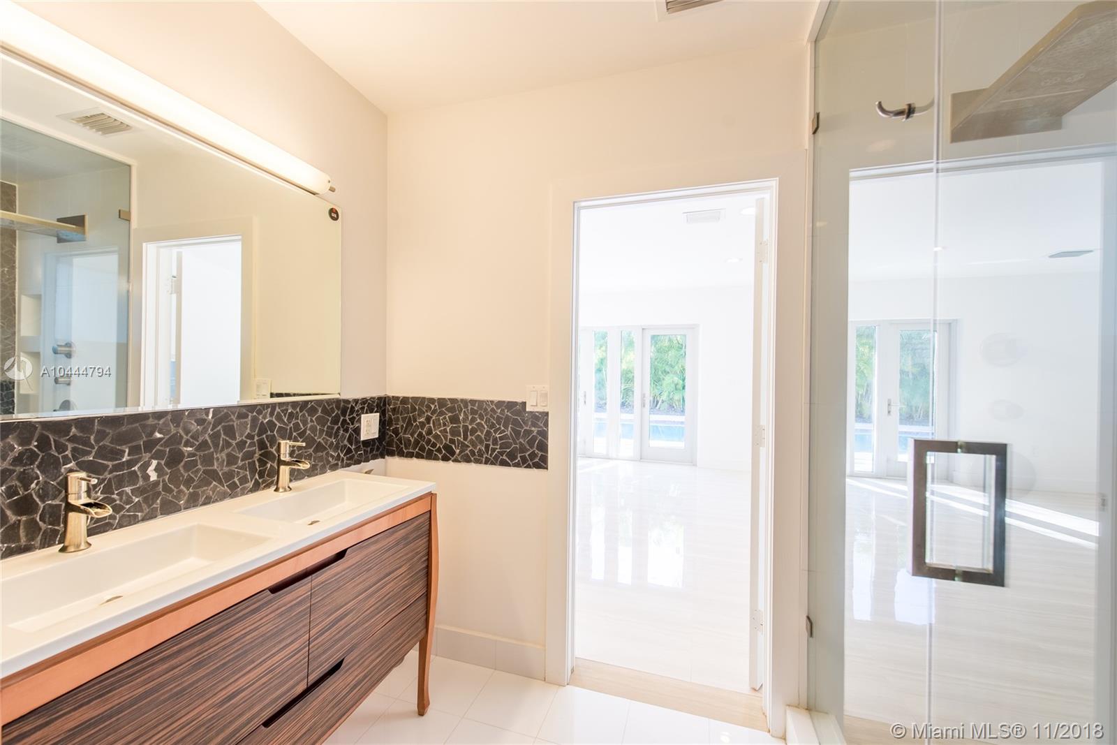 8215 Southwest 63rd Place South Miami, FL 33143 - Photo 14 of 22 Master Bathroom