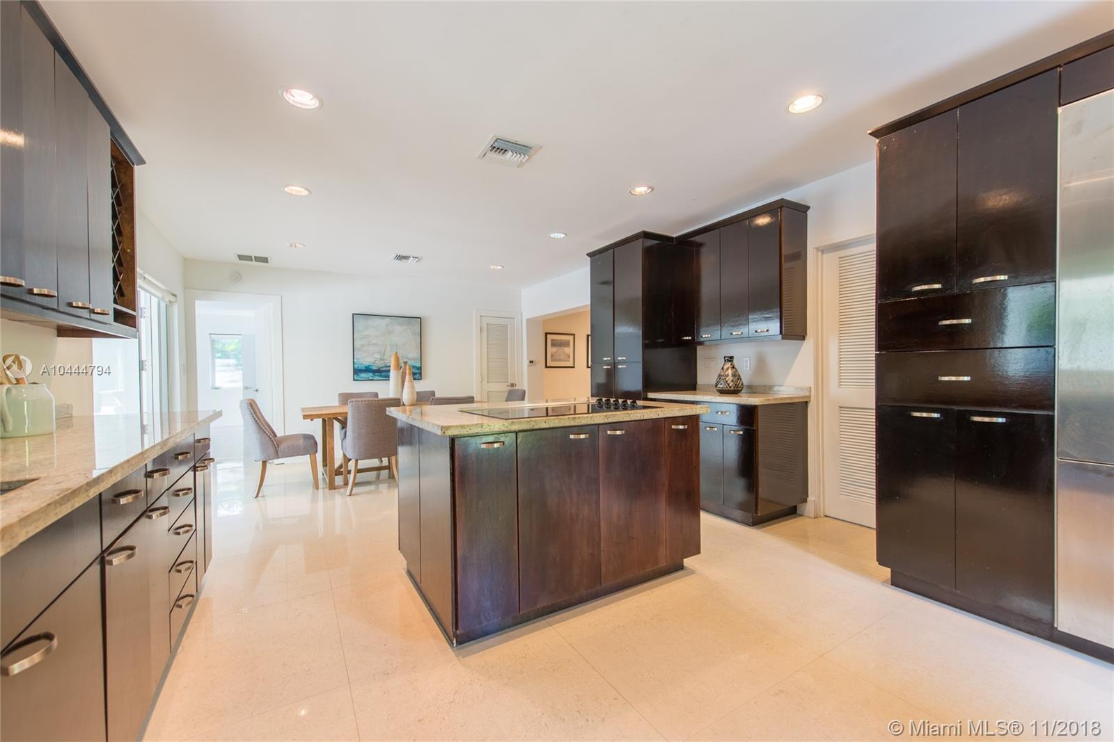 8215 Southwest 63rd Place South Miami, FL 33143 - Photo 6 of 22