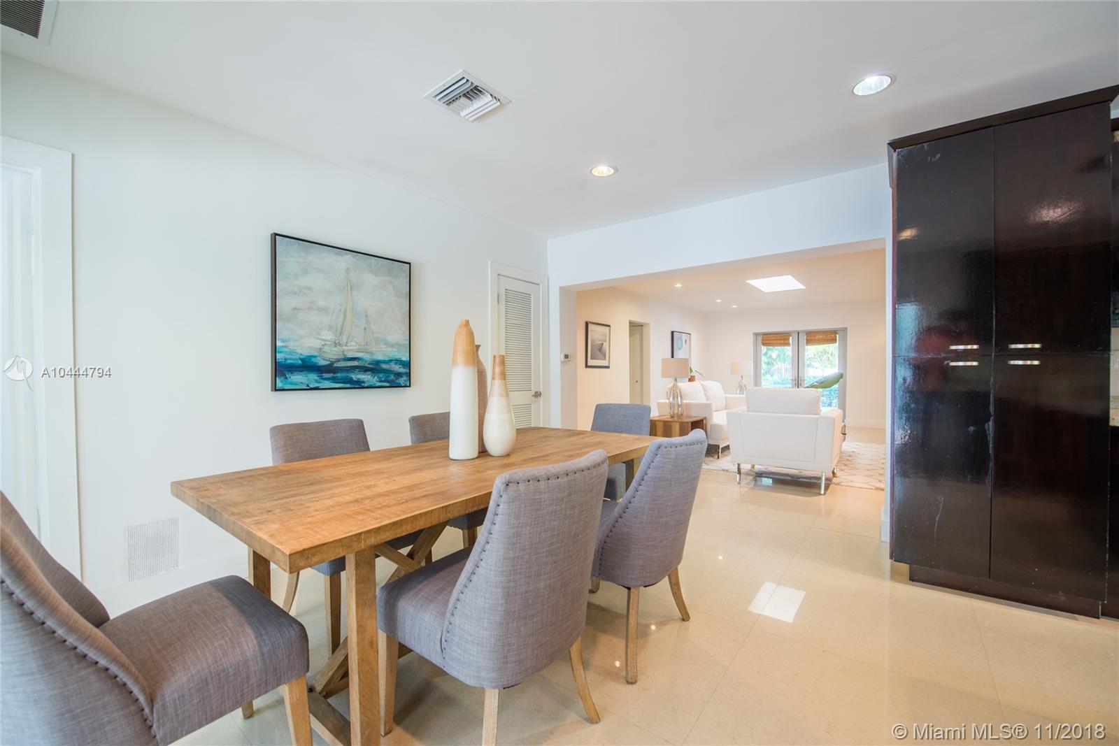 8215 Southwest 63rd Place South Miami, FL 33143 - Photo 7 of 22 Dining Room