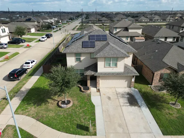 $2,900 | 8003 Ecru Lane, Rosharon, TX 77583