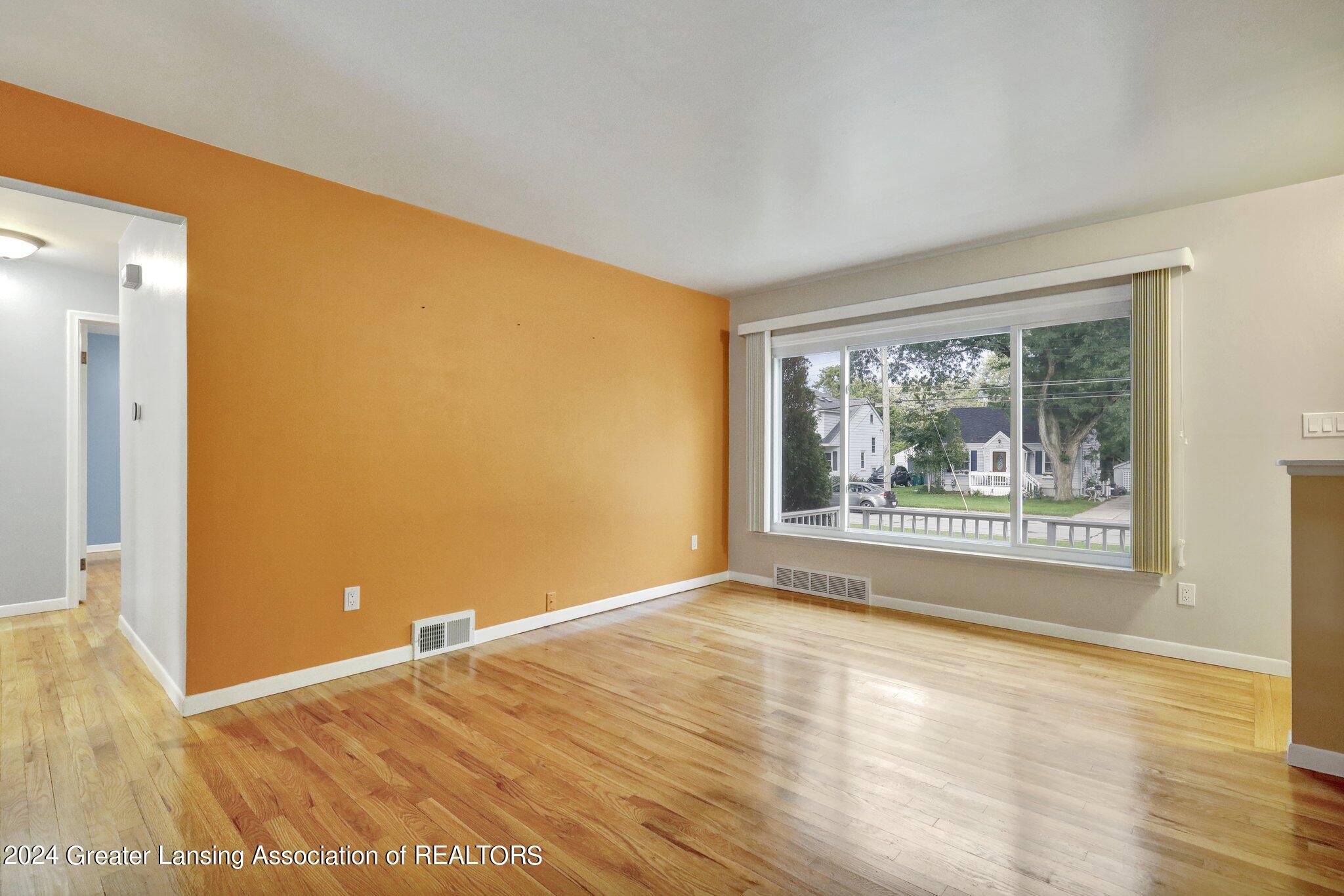 22695 Power Road Farmington, MI 48336 - Photo 10 of 30 10-web-or-mls-Open Ended Media-9
