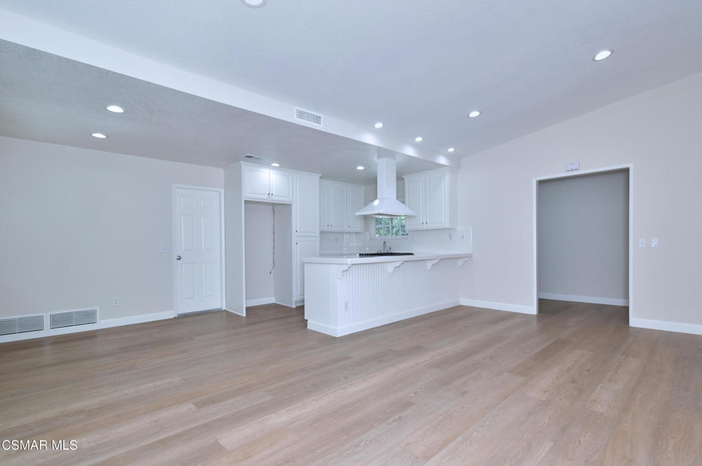 22817 Pera Road Woodland Hills, CA 91364 - Photo 13 of 39