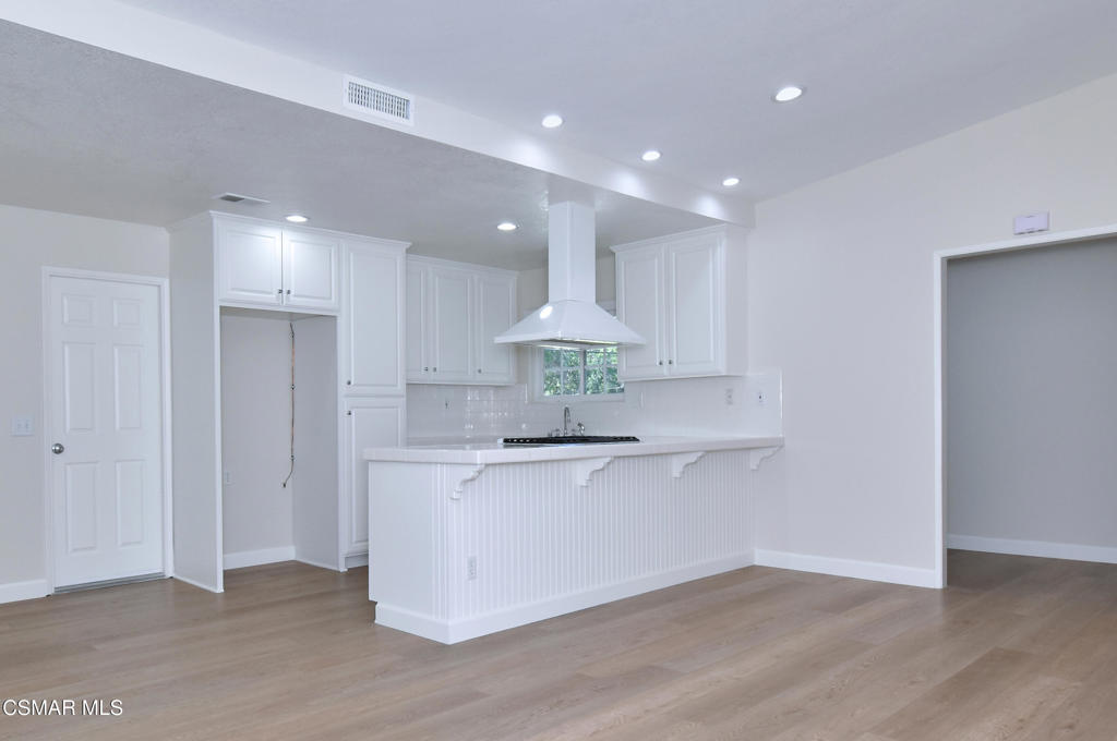 22817 Pera Road Woodland Hills, CA 91364 - Photo 14 of 39