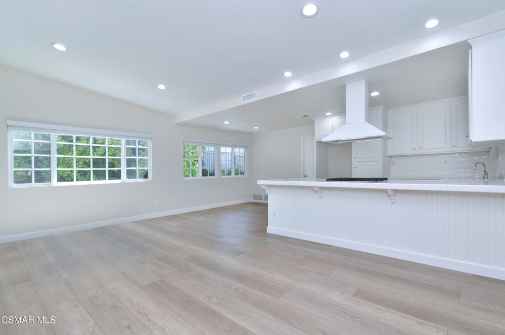 22817 Pera Road Woodland Hills, CA 91364 - Photo 15 of 39
