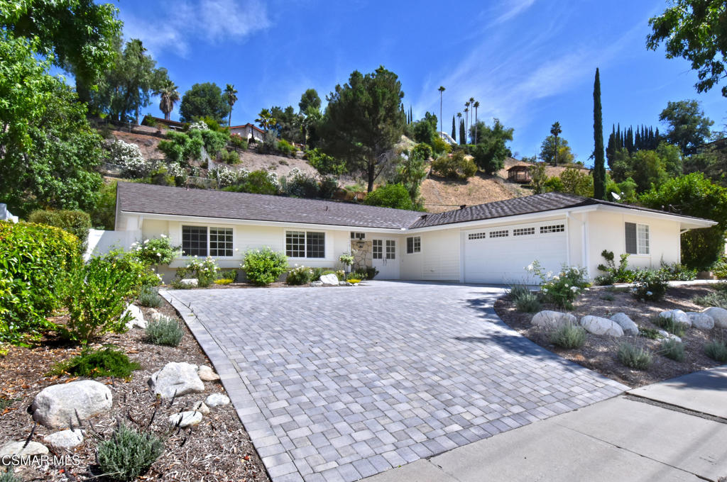 22817 Pera Road Woodland Hills, CA 91364 - Photo 2 of 39