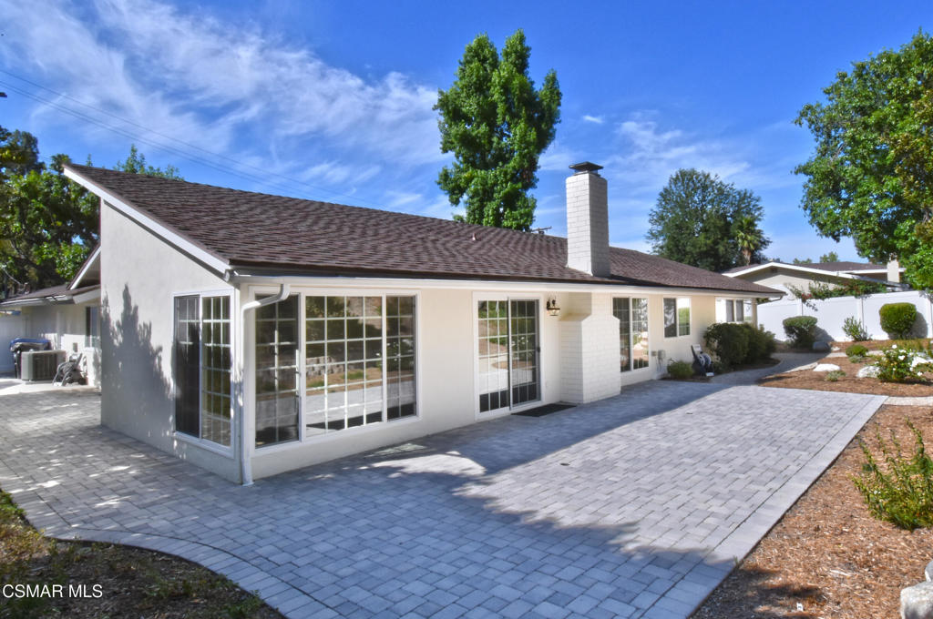 22817 Pera Road Woodland Hills, CA 91364 - Photo 32 of 39