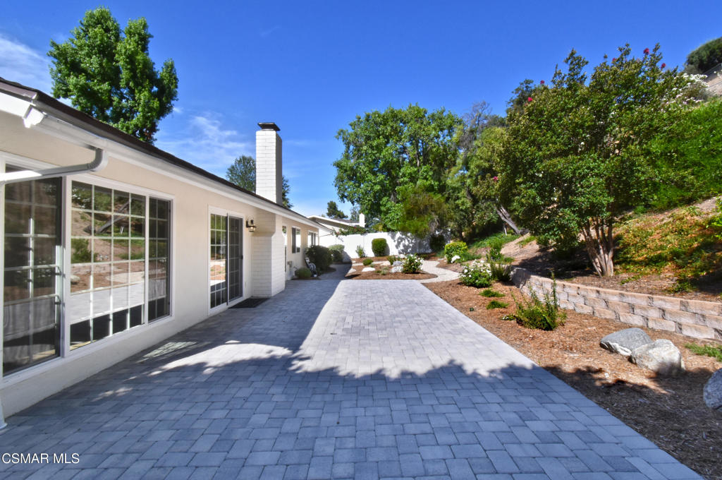 22817 Pera Road Woodland Hills, CA 91364 - Photo 33 of 39