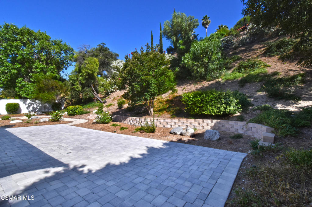 22817 Pera Road Woodland Hills, CA 91364 - Photo 34 of 39