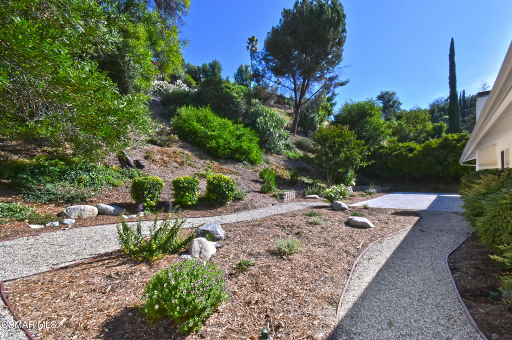 22817 Pera Road Woodland Hills, CA 91364 - Photo 36 of 39