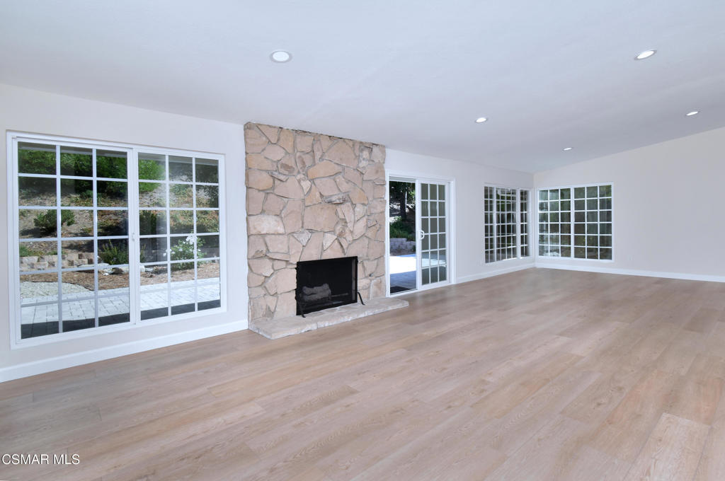 22817 Pera Road Woodland Hills, CA 91364 - Photo 7 of 39