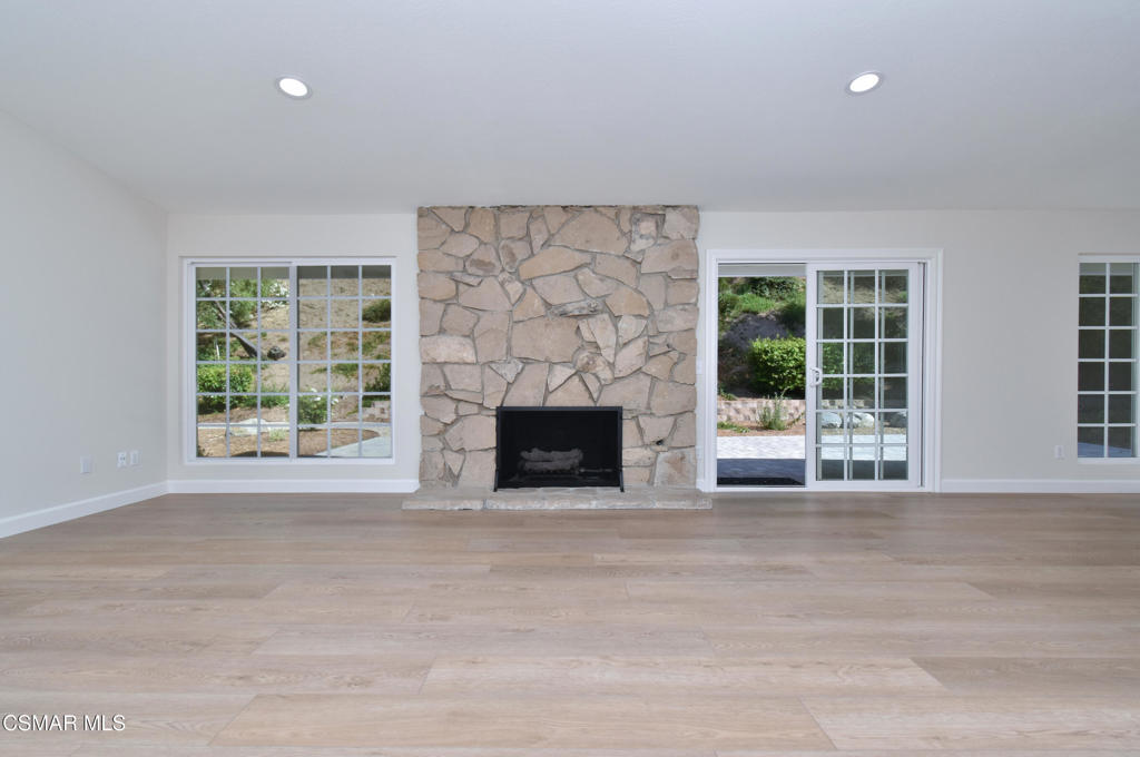 22817 Pera Road Woodland Hills, CA 91364 - Photo 9 of 39