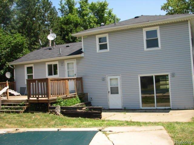 4440 Torrey Road Flint, MI 48507 - Photo 2 of 8 Back