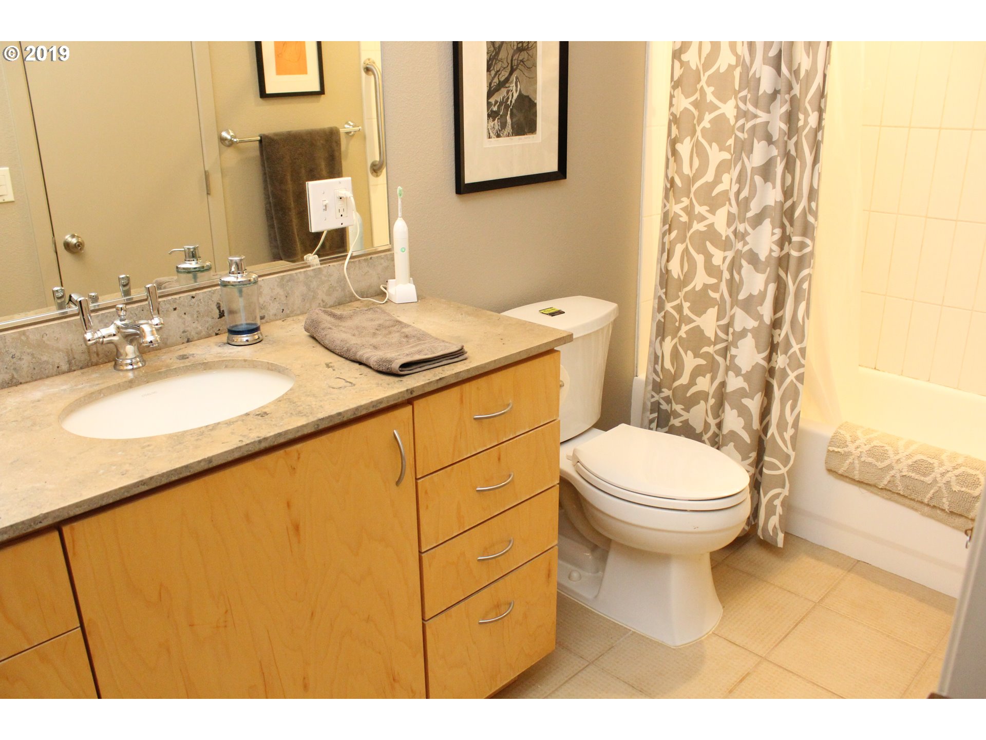 200 Southwest Burnham Road, Unit 400 Lake Oswego, OR 97034 - Photo 18 of 30 Gallery Image 18