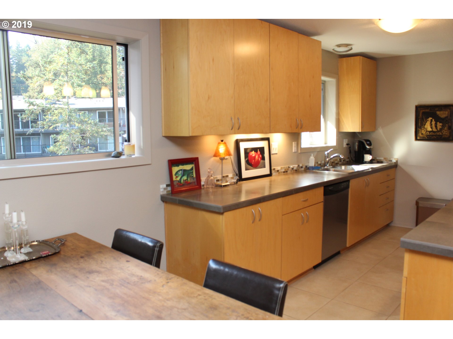 200 Southwest Burnham Road, Unit 400 Lake Oswego, OR 97034 - Photo 9 of 30 Gallery Image 9