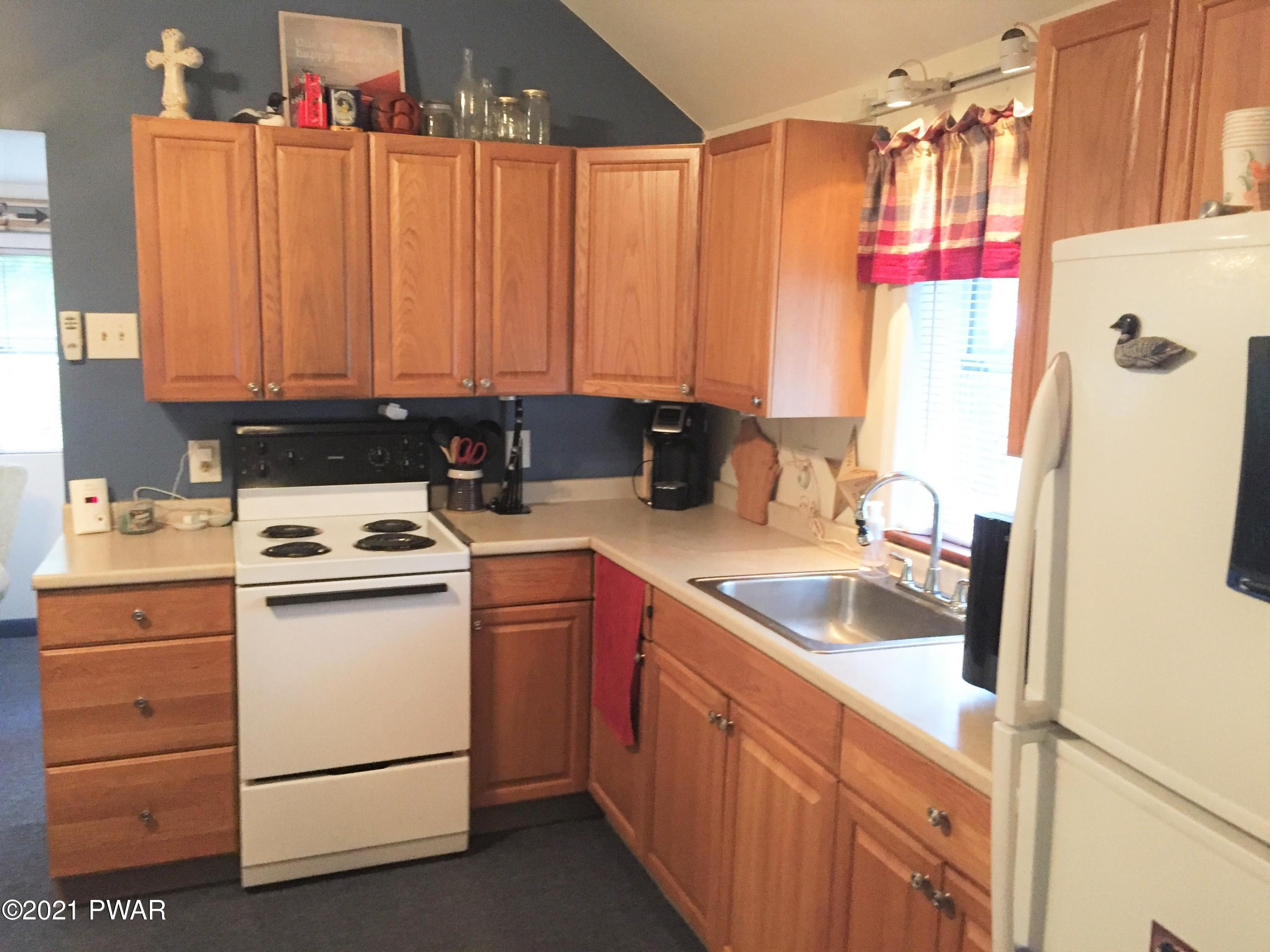 132 Plank Road Beach Lake, PA 18405 - Photo 9 of 25 Kitchen