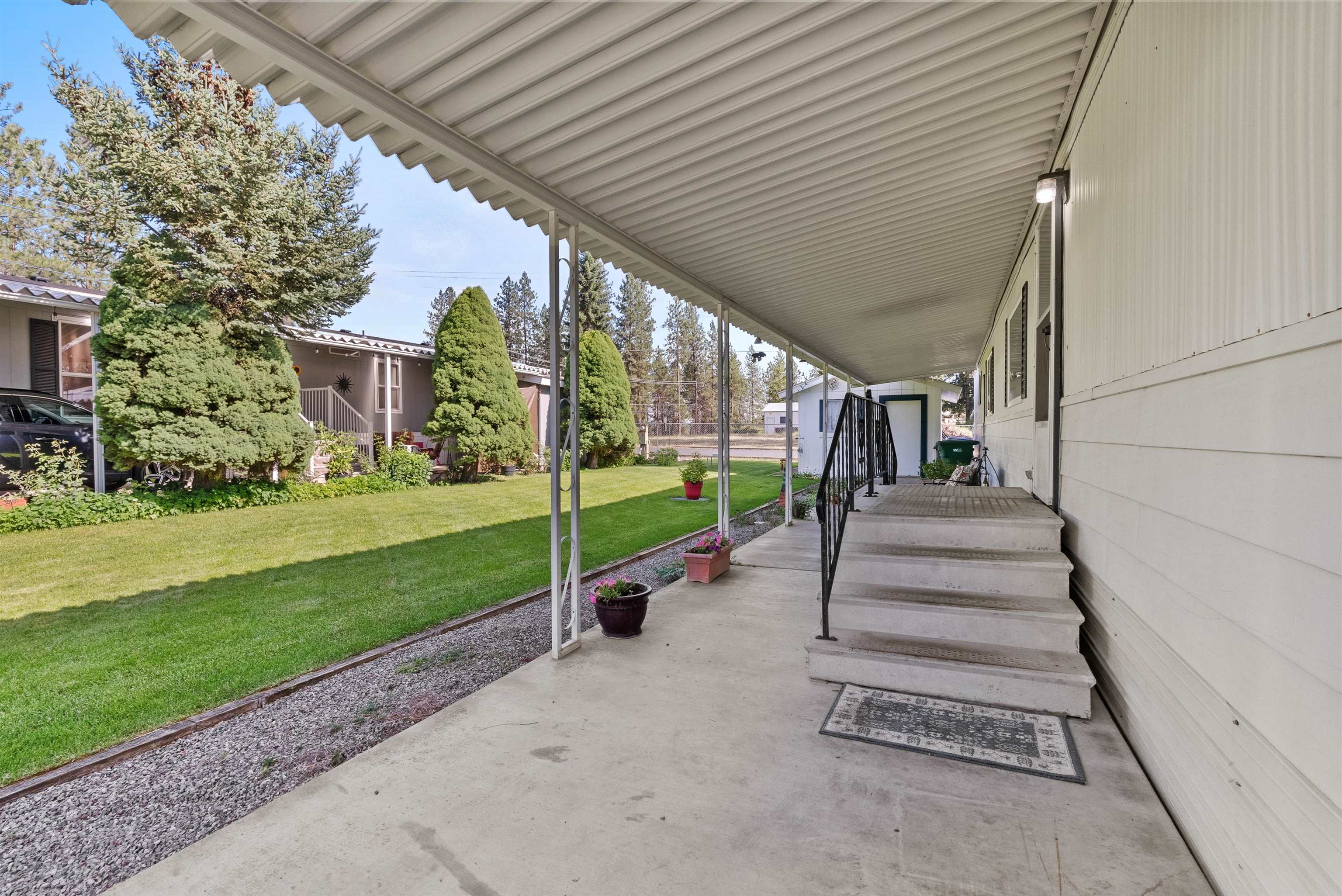 4202 East Lane Park Road, Unit 2 Mead, WA 99021 - Photo 3 of 27