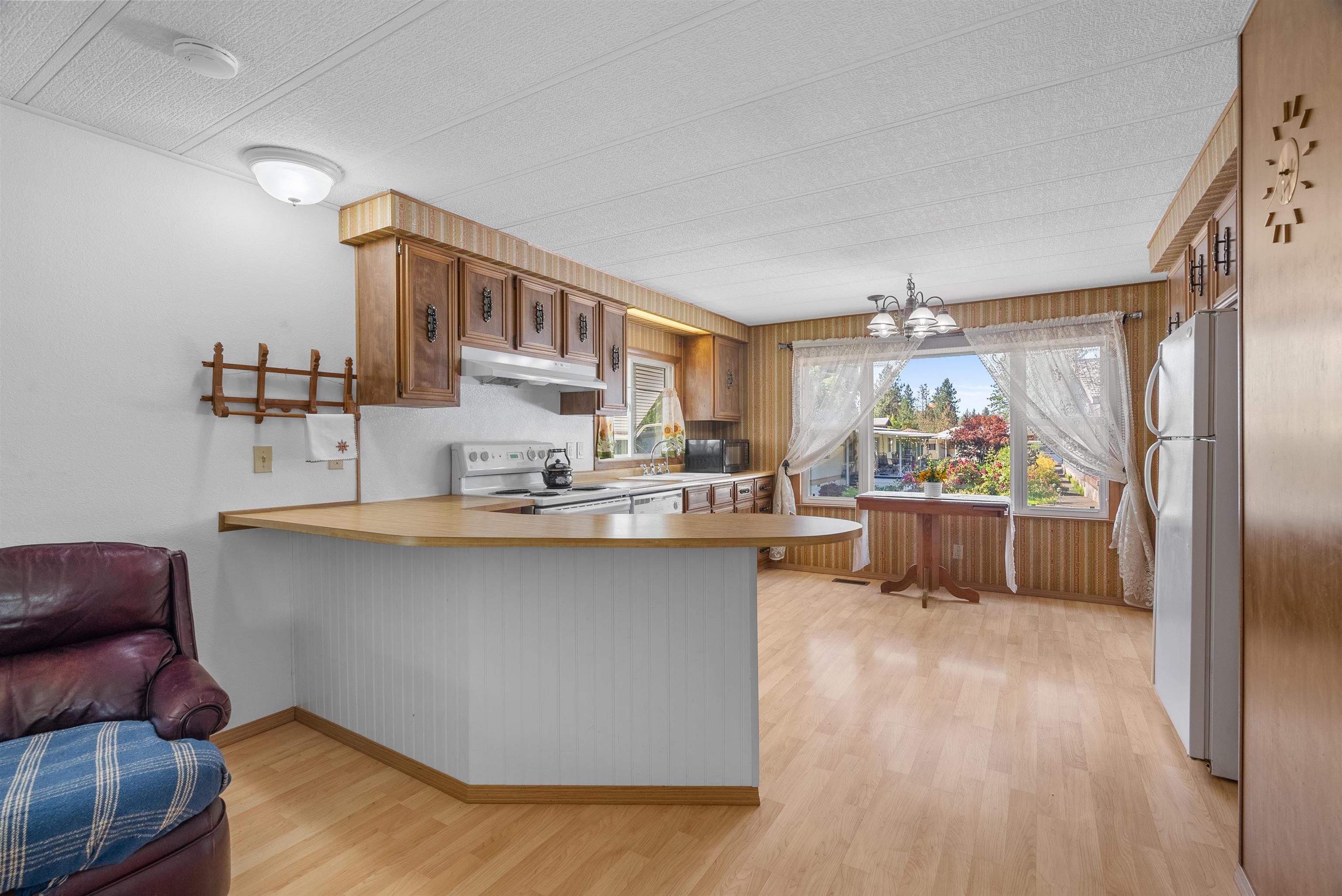 4202 East Lane Park Road, Unit 2 Mead, WA 99021 - Photo 8 of 27