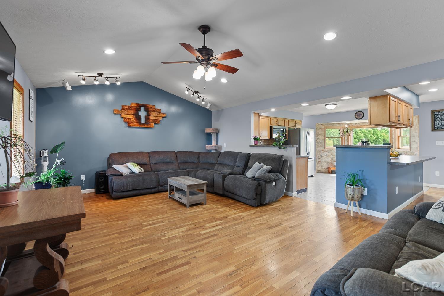 4753 Holloway Road Adrian, MI 49221 - Photo 5 of 53