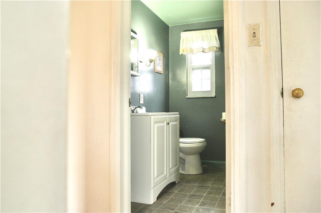 996 Prospect Road Whitehall, PA 15227 - Photo 5 of 14 Gallery Image 5