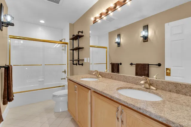 $869,000 | 2 Bethpage Court, Cortlandt Manor, NY 10567