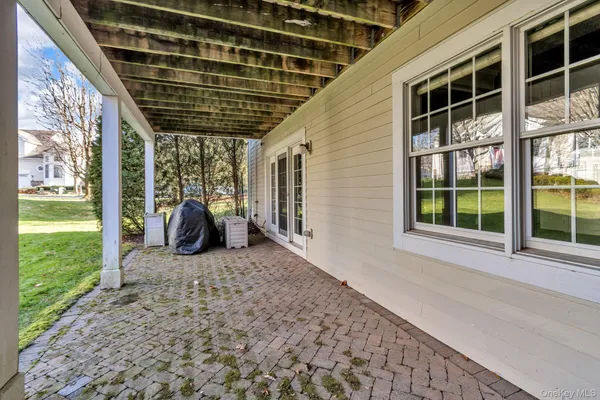 $869,000 | 2 Bethpage Court, Cortlandt Manor, NY 10567