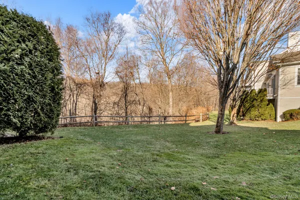 $869,000 | 2 Bethpage Court, Cortlandt Manor, NY 10567