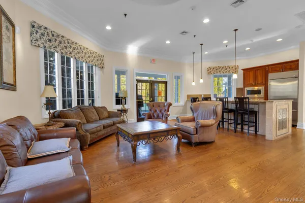 $869,000 | 2 Bethpage Court, Cortlandt Manor, NY 10567