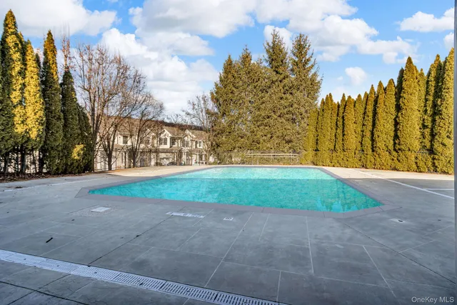 $869,000 | 2 Bethpage Court, Cortlandt Manor, NY 10567