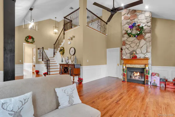 $869,000 | 2 Bethpage Court, Cortlandt Manor, NY 10567