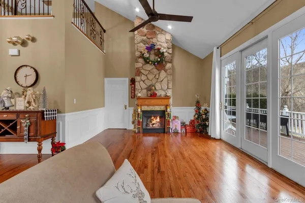 $869,000 | 2 Bethpage Court, Cortlandt Manor, NY 10567