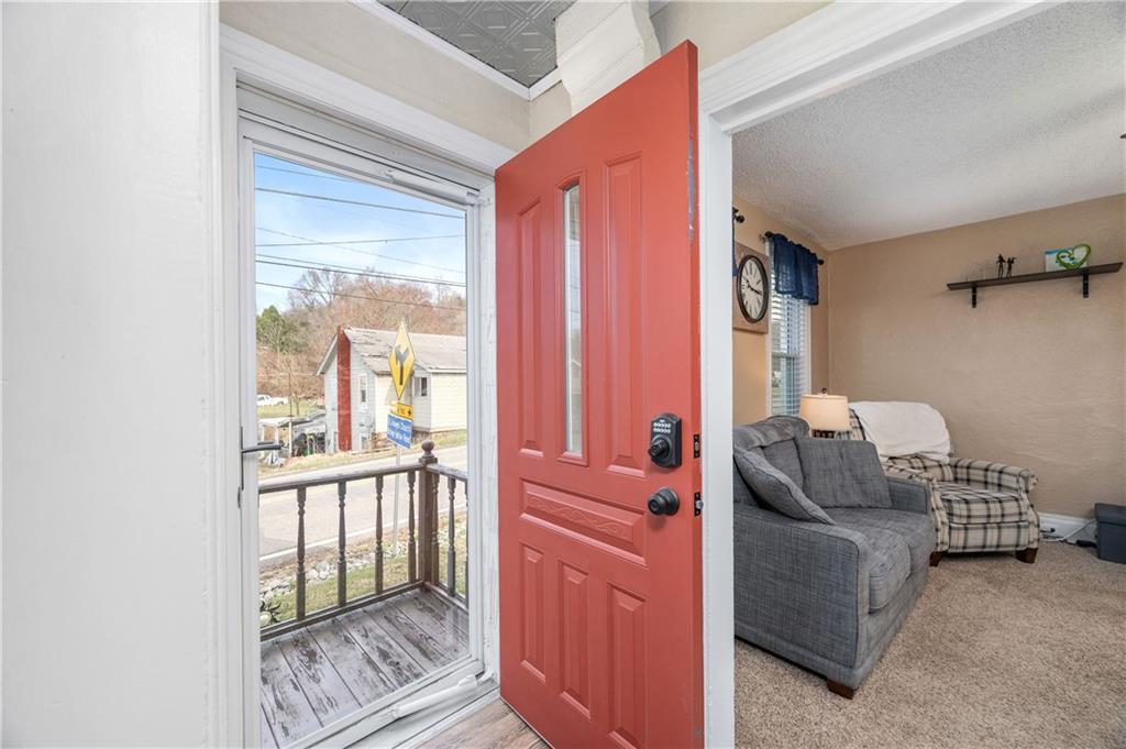 604 Winfield Road Cabot, PA 16023 - Photo 6 of 31